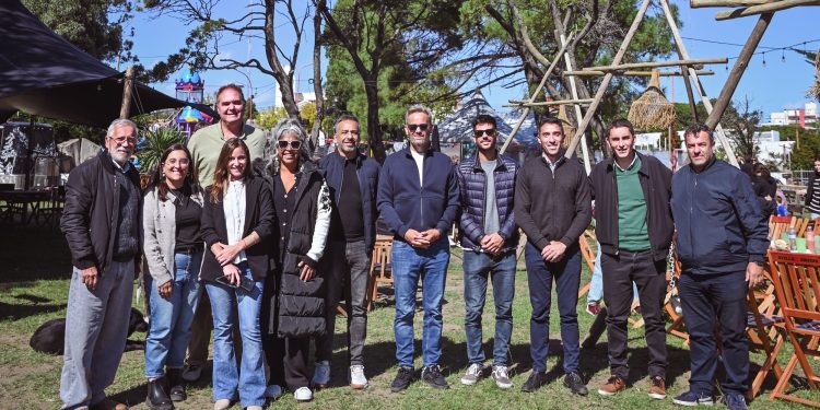 Tornquist participó de una reunión regional para desarrollar un mercado itinerante En el marco de la 5º edición de la Feria Monte Sabores, Tornquist Municipio participó en Monte Hermoso de una reunión de representantes de las áreas de Producción y Turismo de la región para avanzar en un Mercado Regional Itinerante.