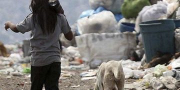 Casi 6 de cada 10 niños son pobres en la Argentina y el 30% no come regularmente, según la UCA
