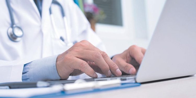 Médicos de cabecera del PAMI paran por 72 horas y alertan por falta de atención Sostienen que les bajaron el presupuesto y que no dan abasto con la atención de los pacientes. Qué dicen desde el Gobierno Nacional.