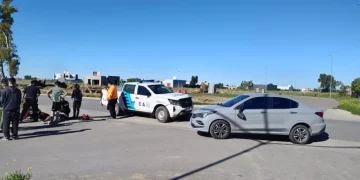 BAHIA BLANCA: Circulaba en una moto robada y sufrió graves heridas en un choque