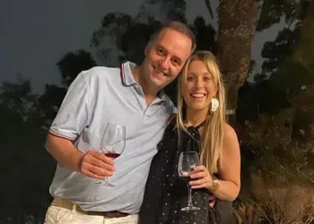 La Justicia confirmó que Manuel Adorni viajó a Aruba con su familia en primera clase