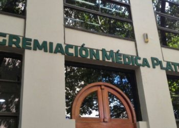 La Agremiación Médica Platense declaró el estado de alerta por una millonaria deuda de IOMA