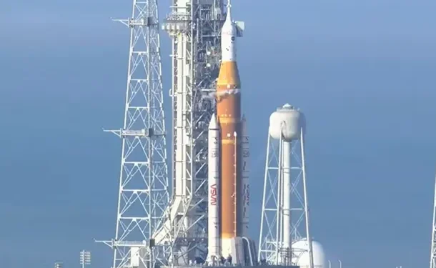 HISTORICO: Así fue el despegue de la nave que se dirige a la Luna en el marco de la misión Artemis II  El histórico despegue de Artemis 2 no solo reaviva la carrera por la Luna, sino que redefine el futuro de la exploración tripulada. La misión pondrá a prueba tecnologías clave, abrirá el camino para el regreso humano a la superficie lunar y posicionará a Estados Unidos en la antesala de una nueva era espacial.