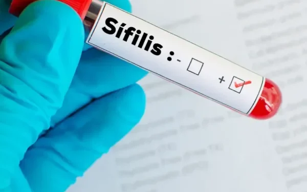 Sífilis en Argentina: cifras que baten récords y la estrategia de prevención ante una epidemia invisible Miles de casos nuevos y una enfermedad que avanza entre adolescentes preocupan a la comunidad médica. El plan del Ministerio de Salud suma nuevas acciones ante un desafío sanitario que se intensifica en todo el país