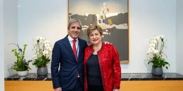 Luis Caputo llegó a un acuerdo con el FMI por la segunda revisión y se habilita el desembolso por u$s1.000 millones