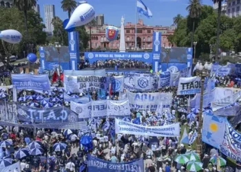 En la previa del 1 de mayo, la CGT marcha contra el Gobierno con reclamos por cierre de fábricas