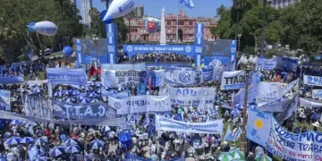 En la previa del 1 de mayo, la CGT marcha contra el Gobierno con reclamos por cierre de fábricas