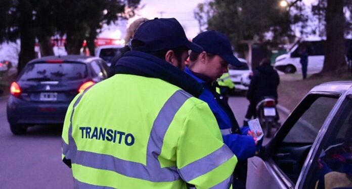 BAHIA BLANCA: 17 conductores potencialmente peligrosos fueron retirados de circulación  Entre el 30 de marzo y el 5 de abril, se retiró de circulación a 15 conductores por dar positivo en los tests de alcoholemia y a 2 por consumo de estupefacientes.