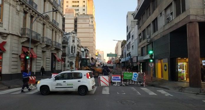 BAHIA BLANCA: Cortes de calzada y cambios en el recorridos de colectivos