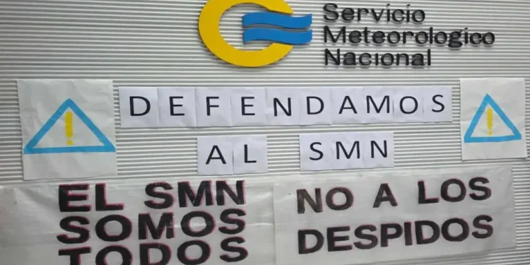 Paro en el Servicio Meteorológico Nacional: denuncian 240 despidos para el 10 de abril  El SMN se encuentra en una jornada de paro total ante el anuncio de la reducción de personal. Advierten sobre el peligro del empeoramiento del servicio y reclaman mejores salarios