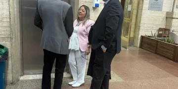 La escribana declaró que Adorni le compró el departamento de Caballito a las jubiladas a pagar en un año y sin interés