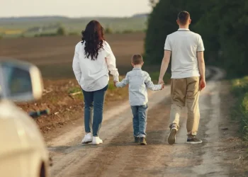 Turismo en Semana Santa: una familia necesita un 69% de un salario medio para poder irse de viaje