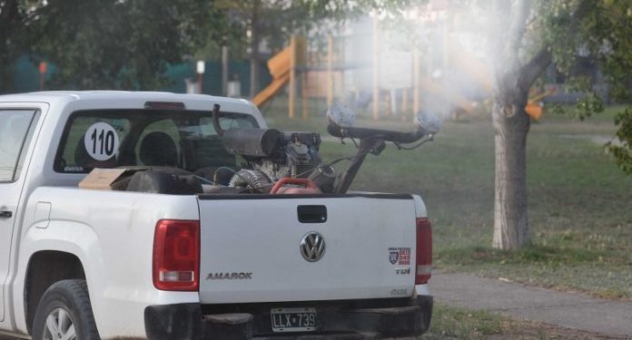 BAHIA BLANCA: Tareas de fumigación
