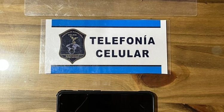 BAHIA BLANCA: Allanamiento por grooming  En el marco de una investigación realizada por la UFIJ N.º 20, a cargo del fiscal Rodolfo De Lucia, el Juzgado de Garantías N.º 3 ordenó el allanamiento de una vivienda para secuestrar el teléfono celular de una persona acusada de contactar a un menor de edad por Instagram, para atentar contra su integridad sexual.