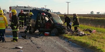 RUTA 33: dos personas murieron tras un choque frontal