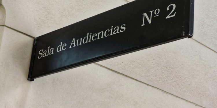 BAHIA BLANCA: Detienen a un hombre que fue condenado por abusar de su sobrina  El Tribunal en lo Criminal N.º 2 condenó a un hombre a la pena de 10 años y 6 meses de prisión por haber abusado de su sobrina, quien tenía entre 8 y 10 años de edad, por lo que se ordenó su inmediata detención.