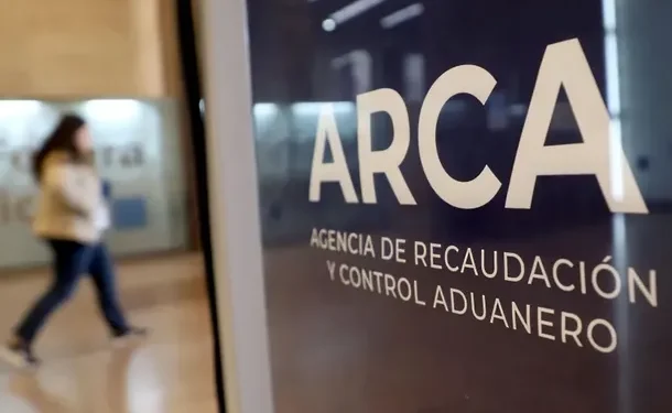 ARCA deja de apelar fallos que declaran inconstitucional el cobro de Ganancias sobre jubilaciones  La medida de ARCA dispone no solo que no se apelen nuevos fallos que favorecen a jubilados sino también que se desista de los recursos ya iniciados que todavía no fueron resueltos.