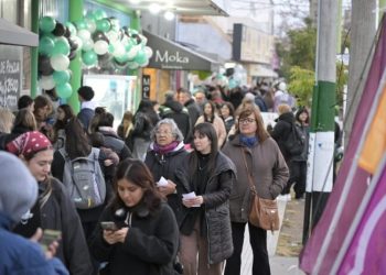 BAHIA BLANCA: Cultura, comercio y comunidad gran éxito de “La Noche de Villa Mitre”