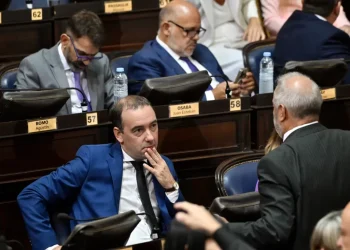 Cayó el otro Adorni: imputaron al diputado por enriquecimiento ilícito y lavado de dinero