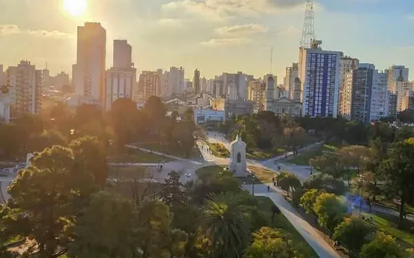 BAHIA BLANCA: Una familia necesitó casi $1.700.000 para no ser pobre en la ciudad  La Canasta Básica que mide el CREEBBA arrojó que una familia bahiense necesitó $1.684.011 para no ser considerada pobre en abril.