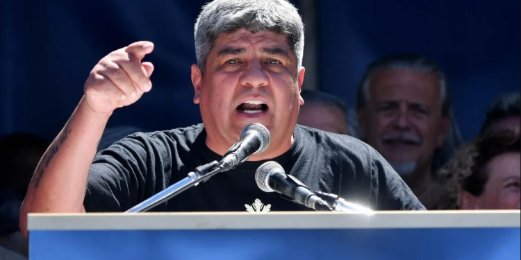 Moyano rechazó la municipalización de la recolección de residuos en la provincia de Buenos Aires  El secretario adjunto de Camioneros, Pablo Moyano, cuestionó la propuesta de municipalizar el servicio de recolección de residuos.