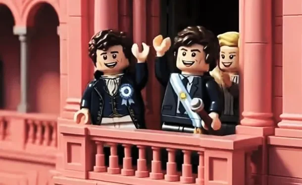 Milei compartió un video con Manuel Belgrano en versión Lego por el 25 de Mayo  El presidente difundió en sus redes sociales una animación donde el prócer viaja al presente y aparece en Casa Rosada.