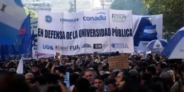 Docentes universitarios convocan a un paro de una semana: cómo será