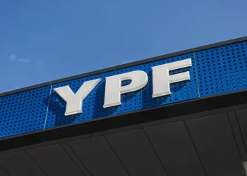 YPF define esta semana si vuelve a aumentar los combustibles tras el fin del «buffer» de precios