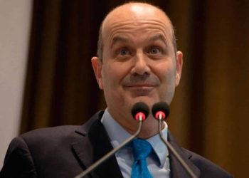 El Gobierno acelera la desregulación inmobiliaria y pone en alerta a los colegios profesionales