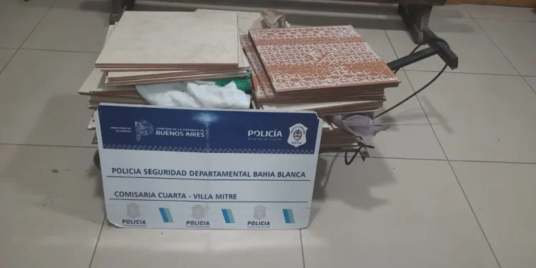 BAHIA BLANCA: Quedaron arrestados por robar en una obra en construcción  Durante la madrugada dos jóvenes fueron arrestados acusados de intentar robar en una obra en construcción.