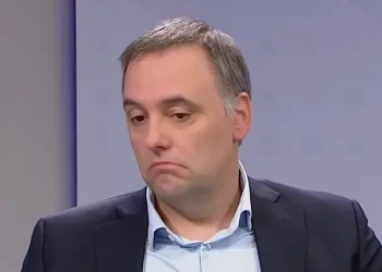 «Me encontré plata en el departamento de mi papá»: la versión de Manuel Adorni sobre sus primeras inversiones