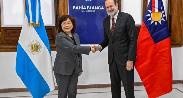 BAHIA BLANCA: Susbielles agradeció la ayuda humanitaria de Taiwán a Bahía Blanca  Taiwán fue uno de los países que acompañó a la ciudad tras la inundación del 7 de marzo de 2025. En ese marco, el Gobierno taiwanés realizó una donación de 100 mil dólares destinada a la refacción del Centro Integrador Comunitario (CIC) de Spurr, e equipamiento e insumos médicos para la institución.