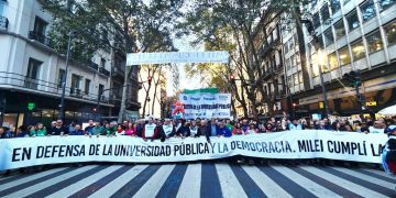 Las universidades aceptaron el 24% de aumento salarial que ofreció el Gobierno, pero no retirarán la demanda judicial