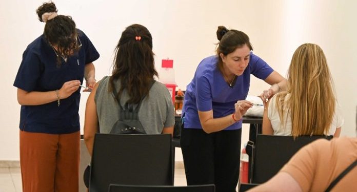 BAHIA BLANCA: Aplicación de vacunas en Villa Ressia  Durante los miércoles de junio, de 9 a 12.30, en la sociedad de fomento Villa Ressia (Misiones 1570), se colocan: