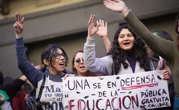 Ley de Financiamiento Universitario: la Corte Suprema dejó firme la cautelar y el Gobierno tendrá que aplicarla  El máximo tribunal compuesto por Horacio Rosatti, Carlos Rosenkrantz y Ricardo Lorenzetti fallaron a favor de la Ley de Financiamiento Universitario.
