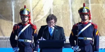 Milei se mostró con Adorni y reivindicó a Belgrano como “el primer intelectual liberal”
