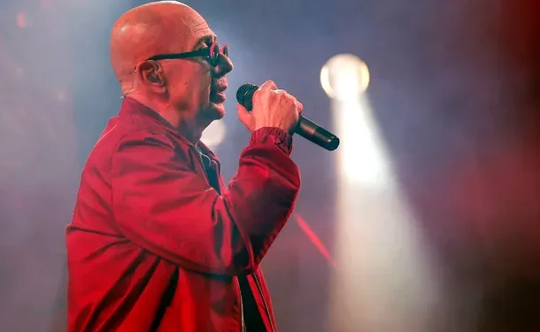 Murió el Indio Solari, líder de Patricio Rey y sus Redonditos de Ricota  Falleció el Indio Solari, figura clave del rock nacional y líder de Patricio Rey y sus Redonditos de Ricota. Tenía 77 años y su música deja huella imborrable.
