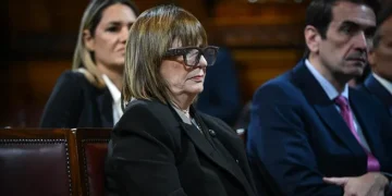 Bullrich volvió a presionar a Manuel Adorni y advirtió que el caso de su patrimonio «es más que un error»