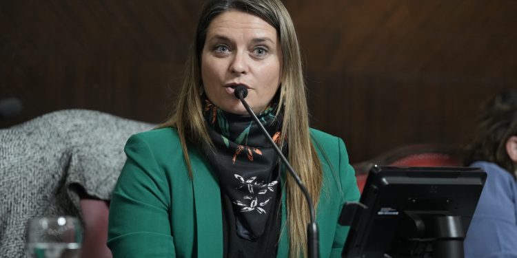 Desde el Senado bonaerense impulsan una Ley para fortalecer el financiamiento de los Bomberos Voluntarios y suma el respaldo de concejales de la Provincia Desde el Senado bonaerense impulsan una Ley para fortalecer el financiamiento de los Bomberos Voluntarios y suma el respaldo de concejales de la Provincia
