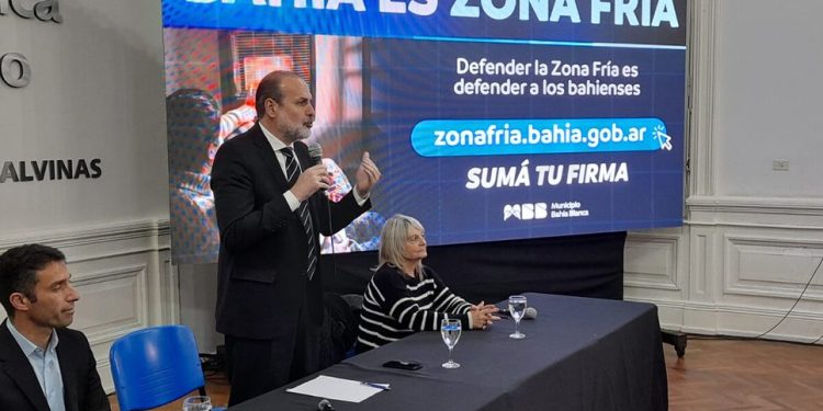 BAHIA BLANCA: El intendente acude a la Justicia por la derogación de Zonas Frías  El intendente de Bahía Blanca, Federico Susbielles, envió un proyecto al Concejo Deliberante para que el municipio quede habilitado a iniciar acciones contra la derogación de Zonas Frías.