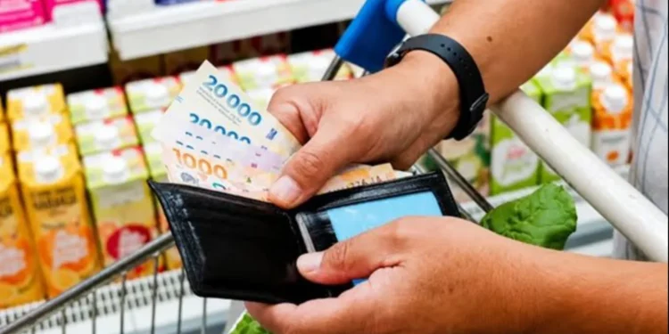 BAHIA BLANCA: La inflación de julio en la ciudad fue del 1,26%  Según la consultora IPC Online, el indicador registró una desaceleración de medio punto respecto de junio y acumuló un 14,14% en lo que va de 2026. Indumentaria lideró las subas, mientras que Esparcimiento fue el único rubro con una caída significativa.