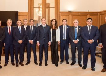 El Gobierno mueve fichas con los Gobernadores para suspender las PASO y blindar a Milei