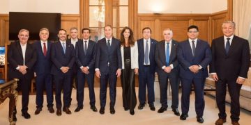 El Gobierno mueve fichas con los Gobernadores para suspender las PASO y blindar a Milei