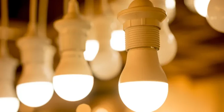 Comiezan a llegar las facturas de electricidad con aumento a los usuarios del interior bonaerense Se trata de un incremento de hasta el 3,5%, producto de la actualización de tarifgas y los cambios en el régimen de subsidios. Abarca a distribuidoras y cooperativas.