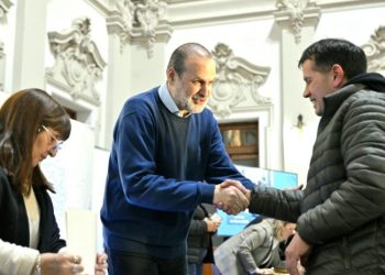 BAHIA BLANCA: Un paso fundamental para el arraigo «223 familias de Bahía firmaron las escrituras de sus hogares tras casi 30 años de espera»