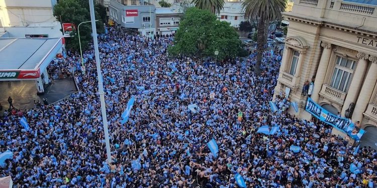 BAHIA BLANCA: Un amplio operativo de seguridad pondrá en marcha esta tarde el gobierno municipal al termino de la final del mundial El Municipio de Bahía Blanca pondrá en marcha un amplio operativo de prevención, seguridad y asistencia durante la jornada del domingo, con el objetivo de brindar respuesta ante cualquier eventualidad.