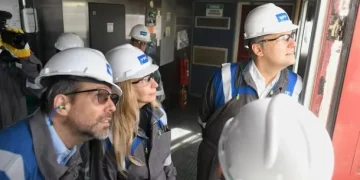 Manuel Adorni completó su salida del Estado: presentó su renuncia al directorio de YPF