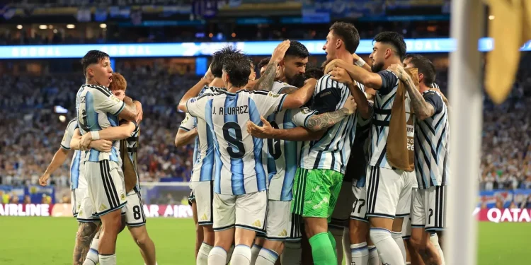 Argentina sufrió y avanzó a los octavos del Mundial tras ganarle en tiempo extra a Cabo Verde  El conjunto de Lionel Scaloni hizo un muy flojo partido ante una de las sorpresas del certamen y logró imponerse en el tiempo suplementario.