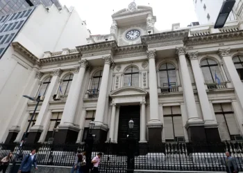 El Banco Central habilitó la apertura de cuentas sueldo en dólares: todos los detalles