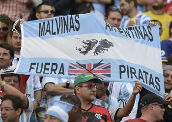 La prohibición de banderas de Malvinas en el Mundial desató la polémica en la Legislatura